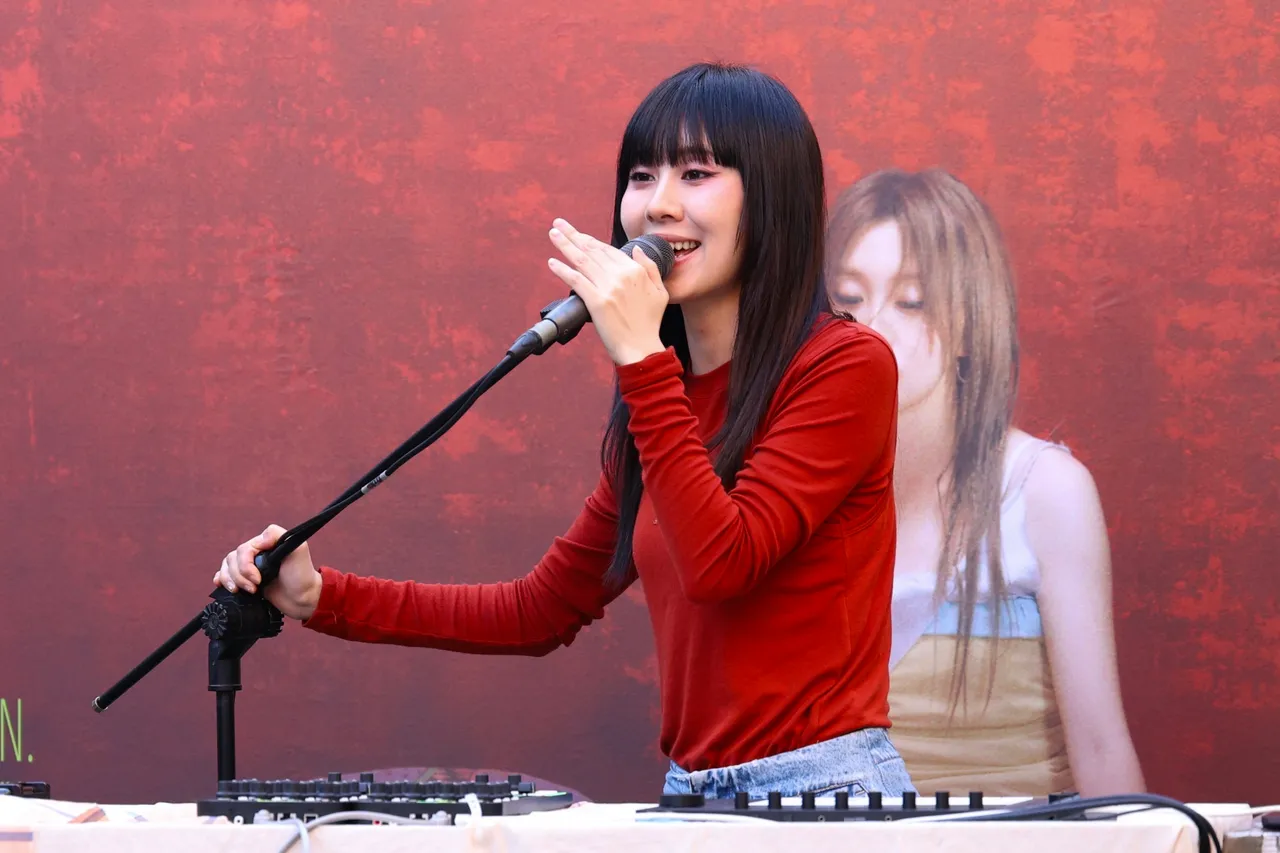 白安街头开趴。庄宗达摄