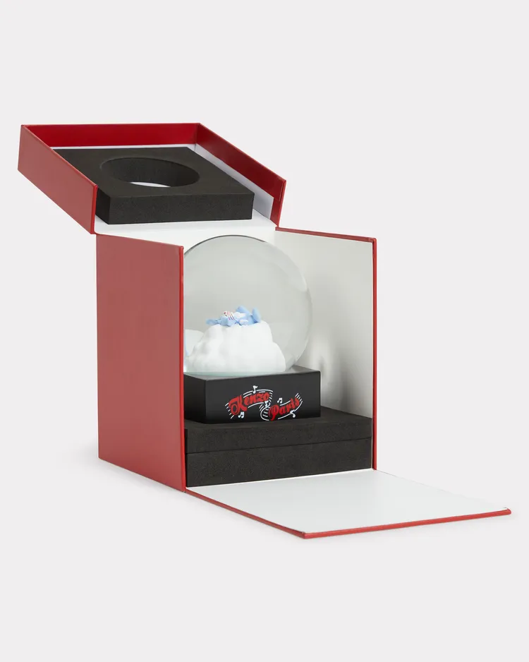 KENZO WINTER限定多彩KALI水晶球，4300元。品牌提供