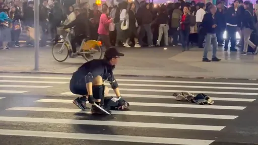 卓荣泰：全国铁公路车站航空站提高戒备