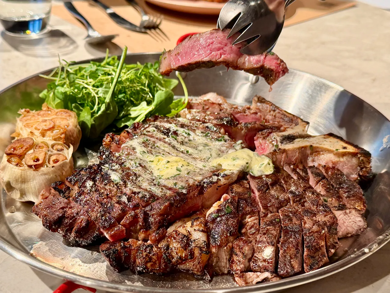 寒居酒店馆内餐厅BeGood近期将推出份量升级的美义风格料理抢客。庄伟祺摄