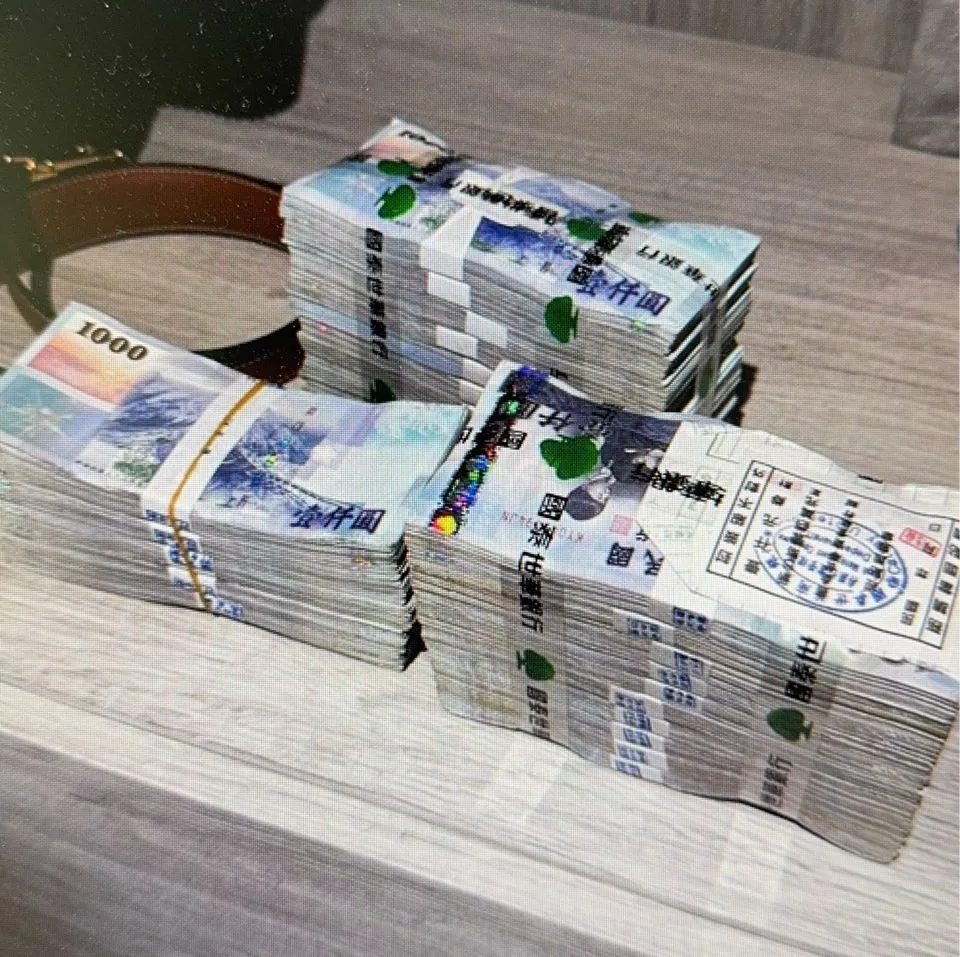 查扣现金。桃园地检署提供