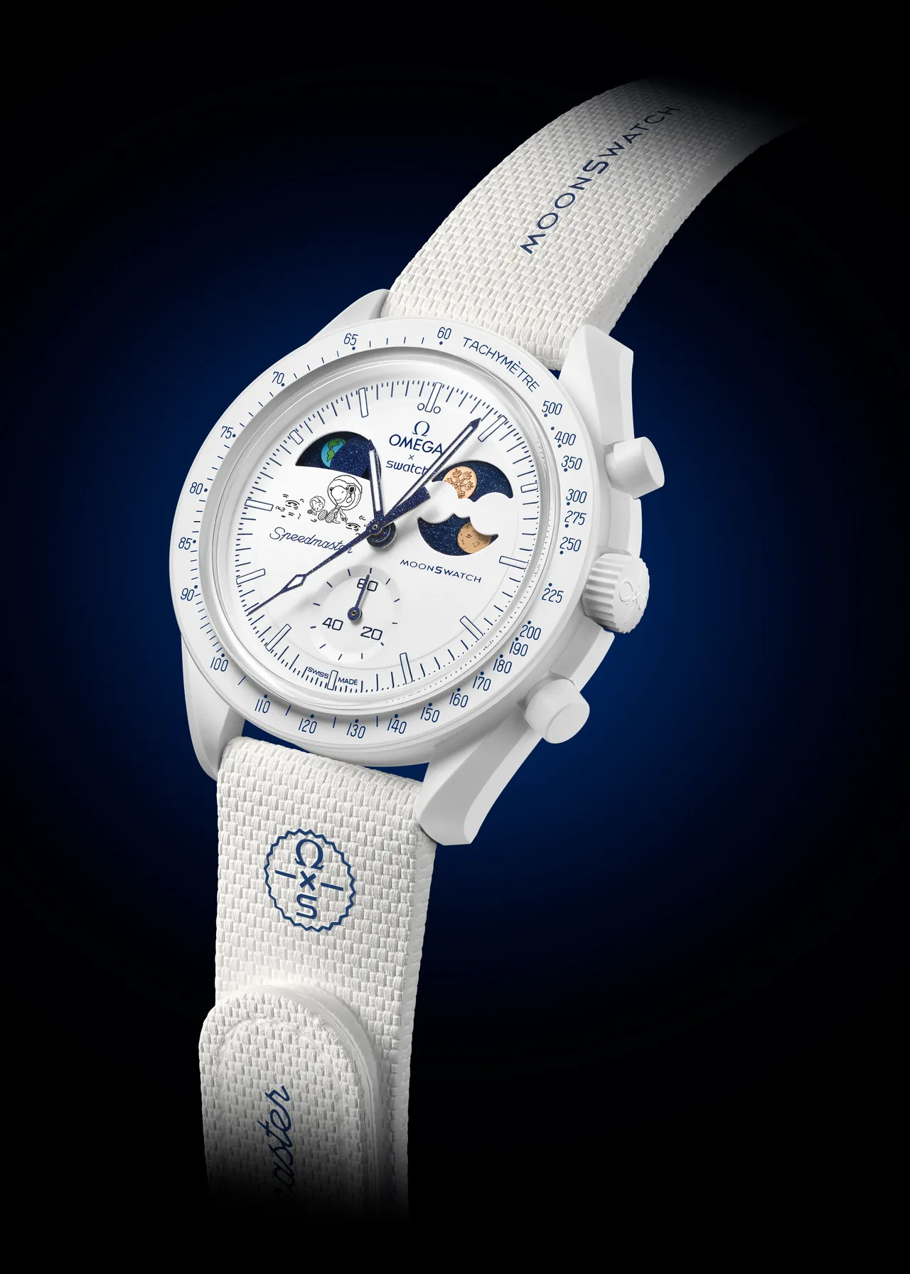 表款以纯白色调象征冬日皑皑雪景。品牌提供