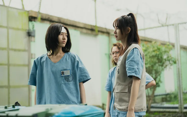 何曼希（左)雖是新人在《陽光女子合唱團》表現亮眼。壹壹喜喜提供