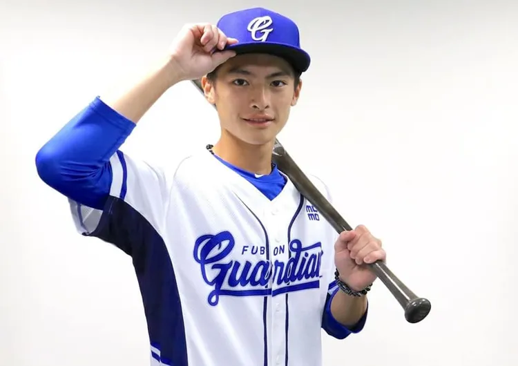 張宥鈞過去被選進中職富邦悍將棒球隊。翻攝自張宥鈞IG