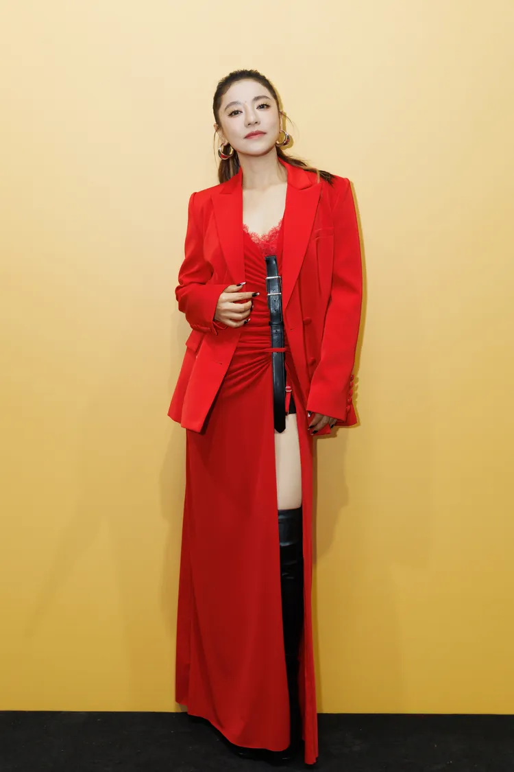 丁噹透露明年高雄場巡演將升級。相信音樂提供