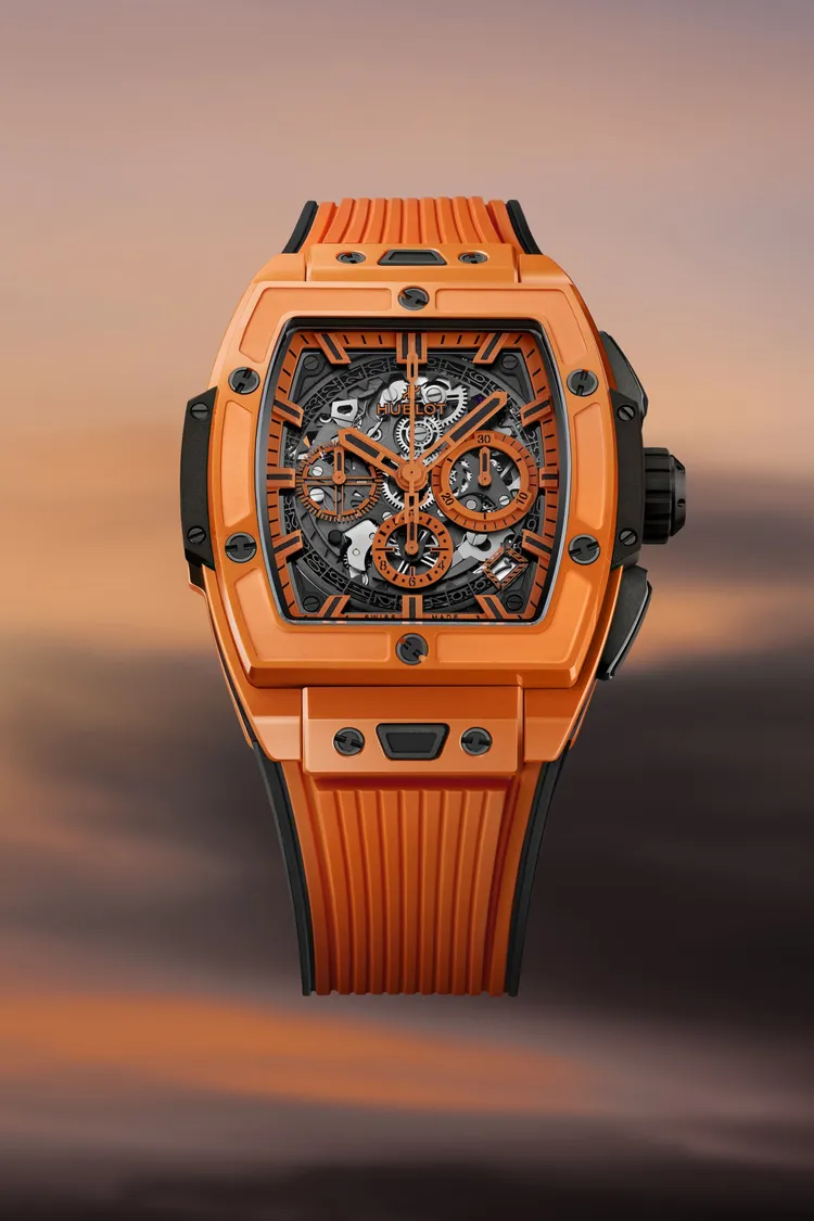 HUBLOT Spirit of Big Bang亮彩橘陶瓷計時碼錶，42mm，拋光橘陶瓷錶殼，藍寶石水晶鏤空錶盤，橘色和黑色立體橡膠錶帶，HUB4700自動上鍊鏤空計時碼錶機芯，動力儲存50小時，防水深100米，限量200只，117萬3000元。品牌提供