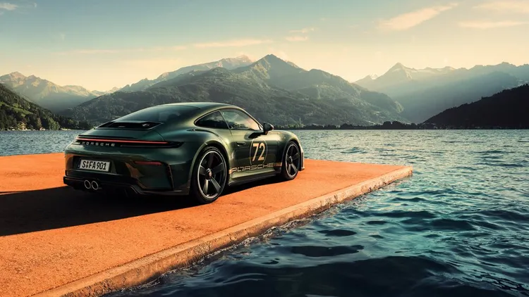 這款特別版911 GT3 以 Touring套件車型為基礎，搭載510 PS六缸水平對臥自然進氣引擎與450 Nm峰值扭力，並配備電動升降擾流尾翼。原廠照片