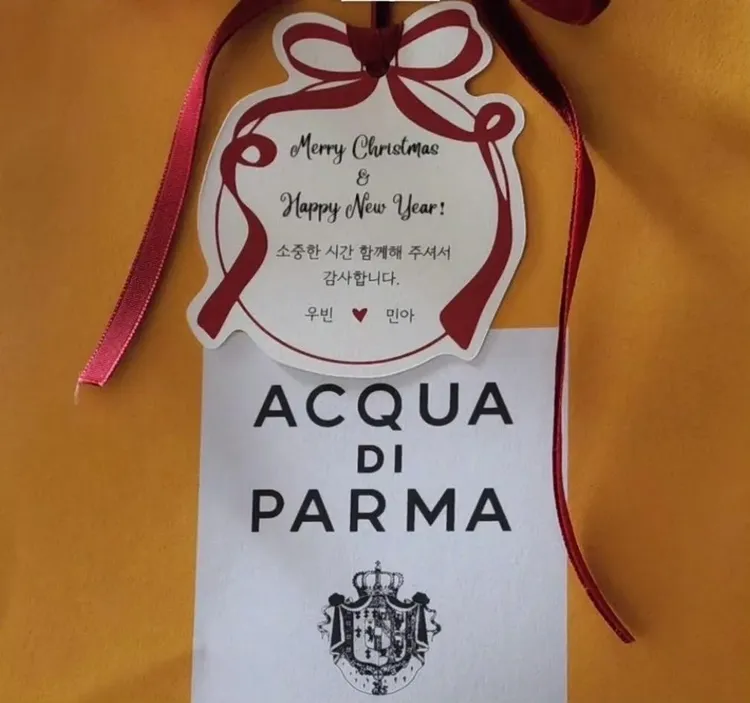 金宇彬選擇Acqua di Parma香氛作為婚禮小物。品牌提供