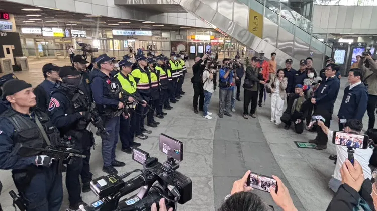 犯嫌張文的哥哥住在高雄，但他說已經5年沒看過弟弟。警方提供