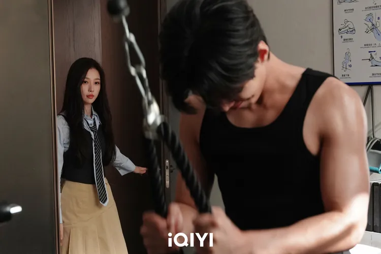 虞書欣稱何與像凍豆腐，看起來是硬漢，熟了以後發現他內心很柔軟。iQIYI提供