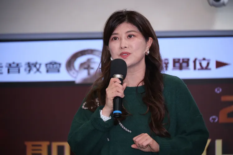 李晶玉哽咽为老公彭文正发声。摄影中心摄