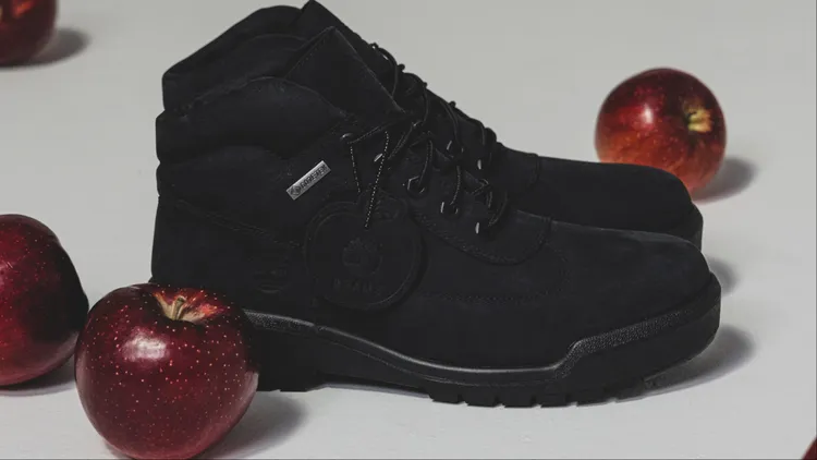 Timberland与BEAMS、APPLE BUTTER STORE推出三方联名鞋。品牌提供