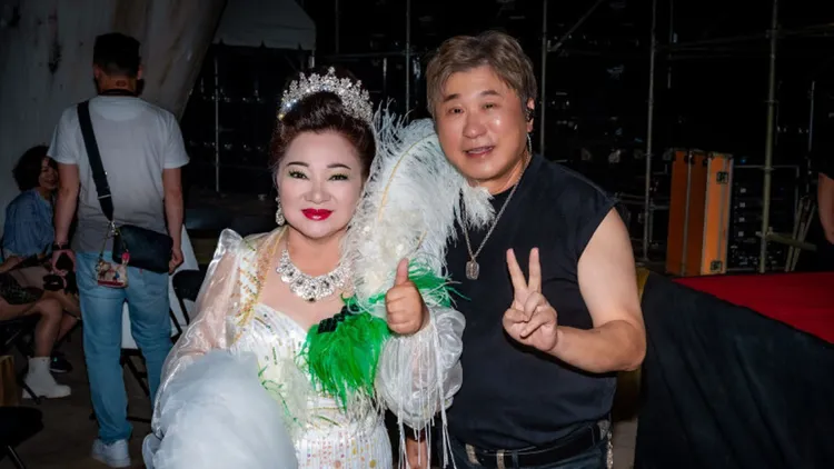 白冰冰（左）与胡瓜在今年国庆晚会曾同台。资料照片