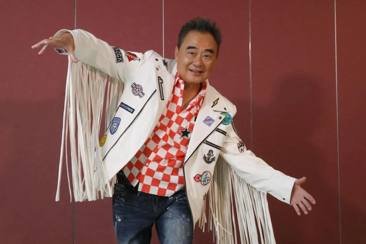 陈升跨年放闪「爱在心里憋到内伤」　67岁宠孙女：我所有一切都是她的