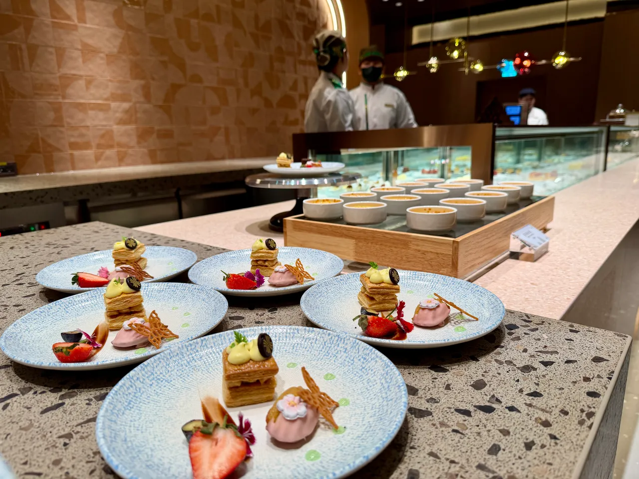 「岛语桃园台茂店」甜点区。庄伟祺摄