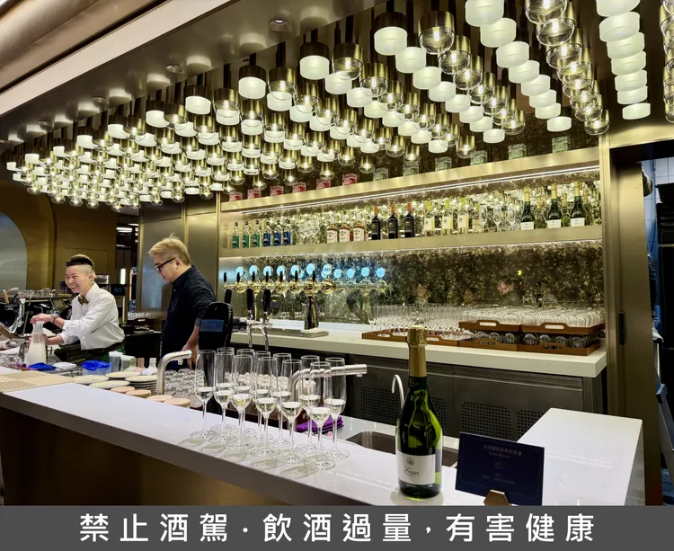 店內無限供應飲品與亞洲50大酒吧Bar TCRC主理人阿翔合作，推出限定款特調等。莊偉祺攝