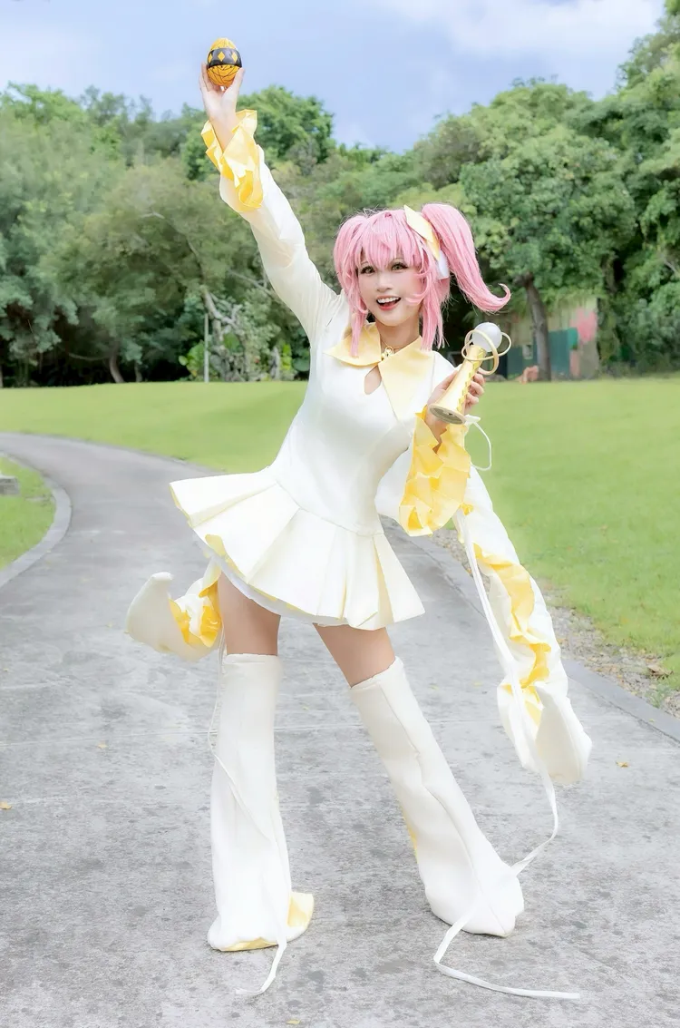 沈珈妤cosplay守護甜心-亞夢（方塊版本）。樂天桃猿提供