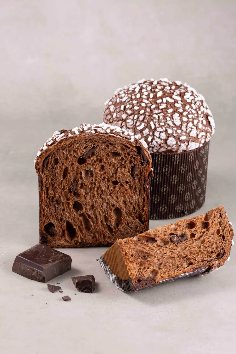 巧克力櫻桃聖誕麵包Panettone特價2280元（原價2580元）/750克。業者提供