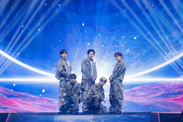 EXO展現天團唱跳功力。翻攝MMA X