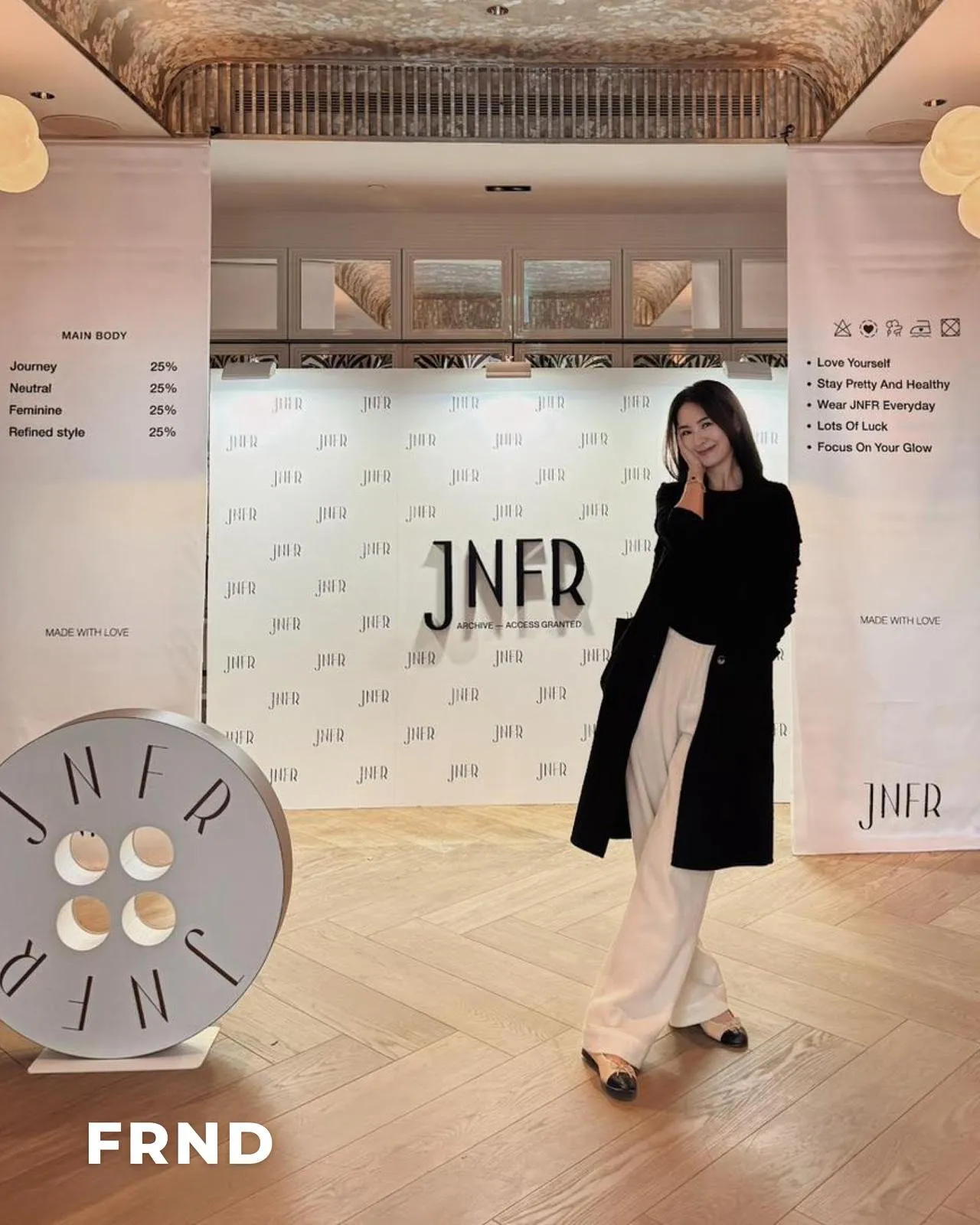 穿搭風格創作者暨JNFR品牌主理人Jennifer Wei現身其台北快閃店。