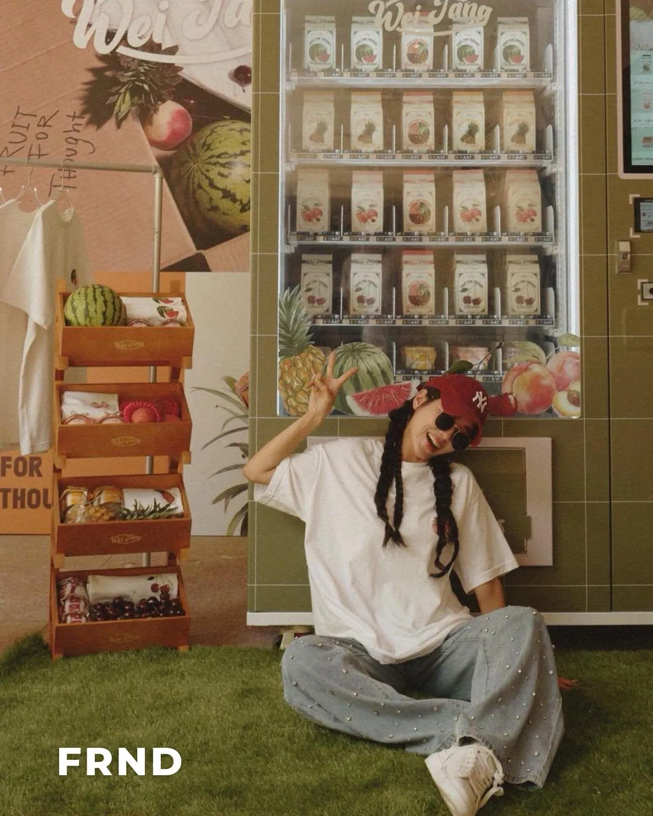 Wei Tang品牌以自動販賣機為靈感的互動式體驗，圖為品牌主理人唐葳。