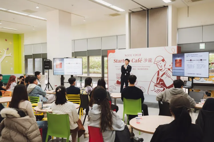 阿緯相隔多年，再度重返校園。經紀人提供