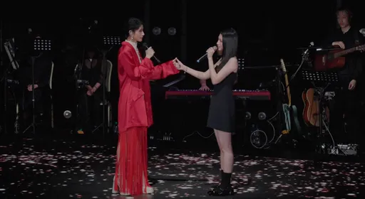 李千娜出道18年首开个唱却「腿软、站不稳」　合体正妹女儿被赶下台