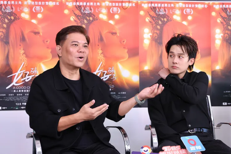 導演王國燊（左）談選角。莊宗達攝