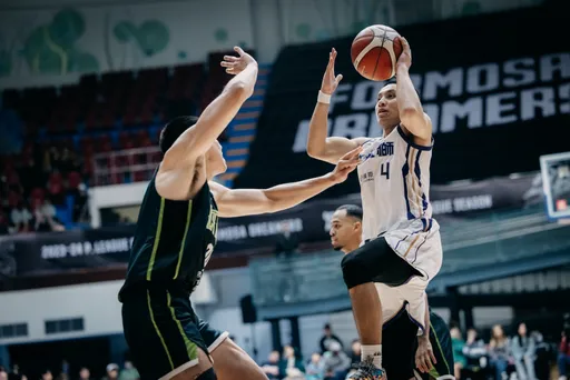 攻城獅出手了！高國豪和哥哥互毆　「即日起停賽」