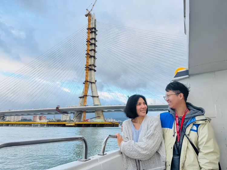 不分年齡每人收費299元，每場次限量24位，共96個名額，額滿為止。館方提供