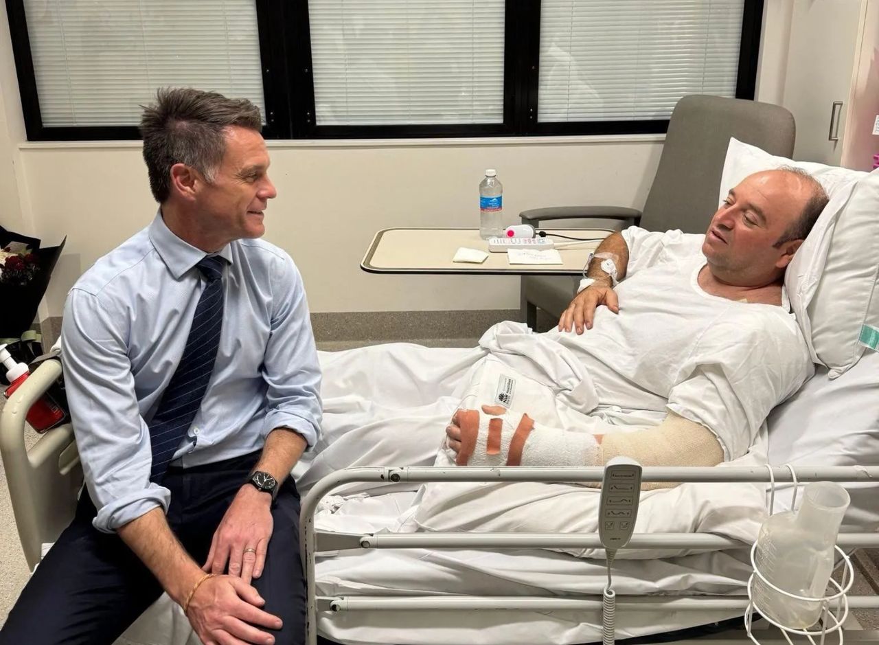 徒手奪槍救人!澳洲恐攻白衣英雄中彈兩次 全球湧愛心募破5300萬元