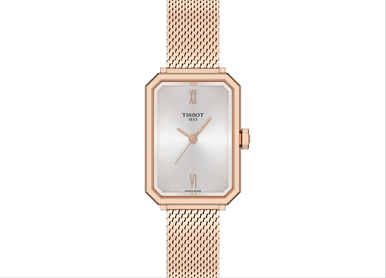 TISSOT SRV石英腕表（玫瑰金PVD米兰带），1万4600元。品牌提供