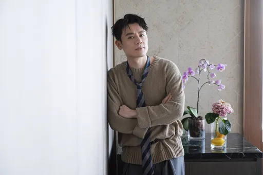 入围金马新演员男星胶囊旅馆打工筹钱　清女厕徒手抠血渍时薪190元