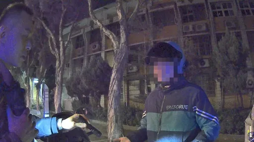 警察面前变魔术　毒虫掌中夹毒品！还被揪出毒驾