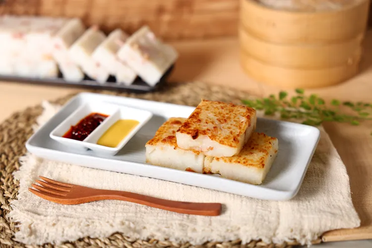 細絲蘿蔔口感細嫩綿香，搭配臘腸與蝦米的醇厚旨味，售價120元。業者提供