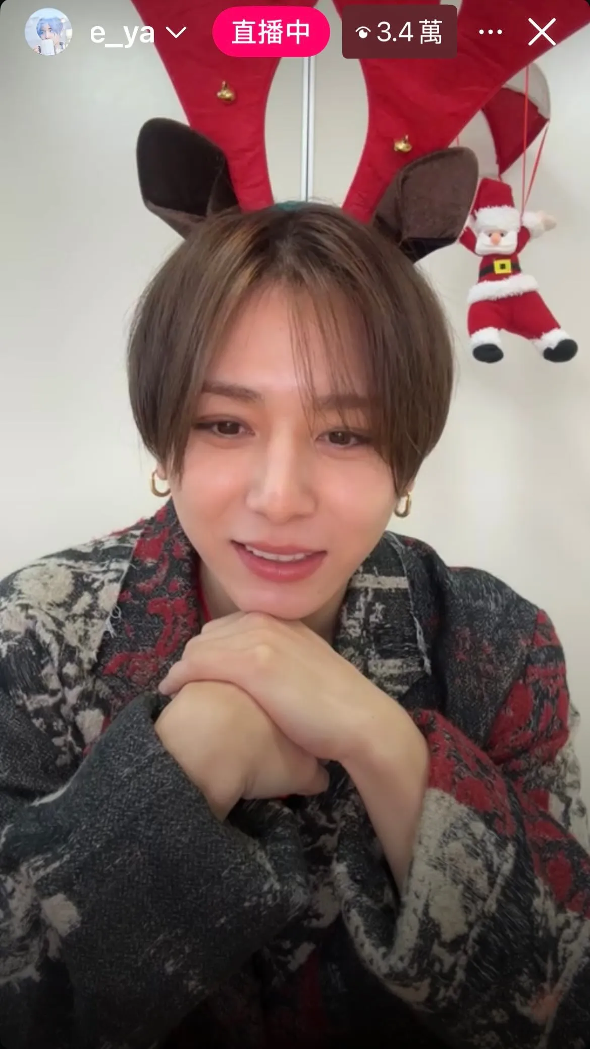 山田凉介前天开直播，亲口解释开设个人官网原因，否认退团传闻。翻摄山田凉介IG