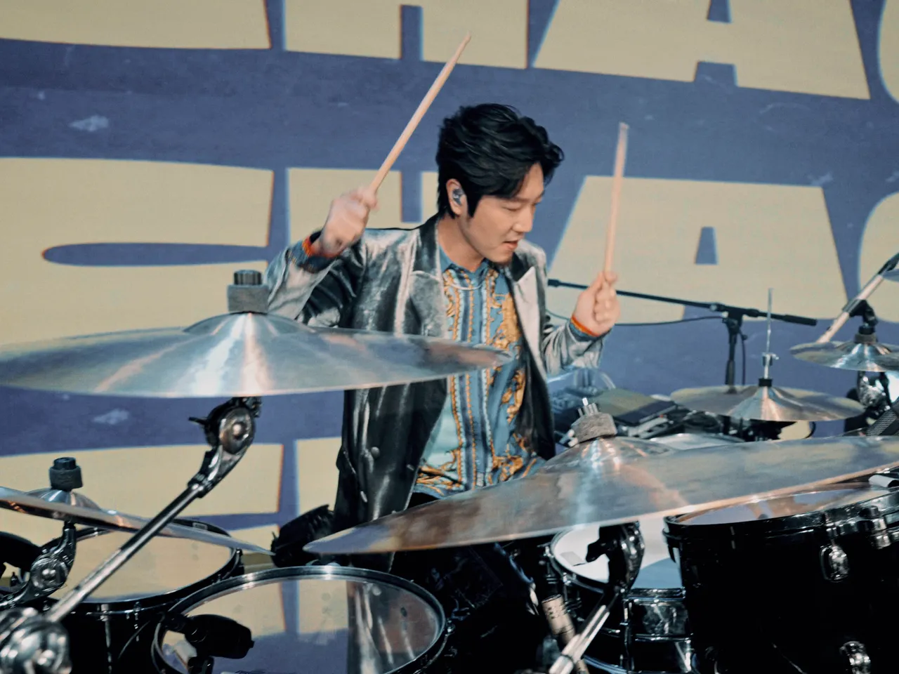 逸凡。相信音乐提供