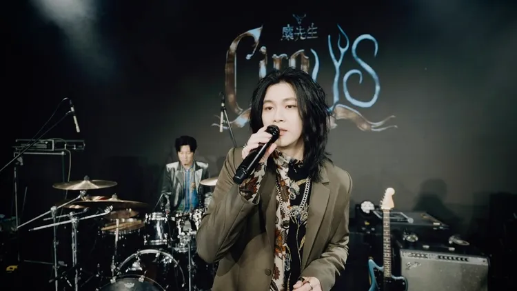 聖皓為東京站演唱由他創作、徐若瑄翻唱成日文版的《翼》。相信音樂提供