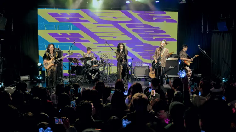 麋先生東京開唱全員切換日語模式，誠意十足。相信音樂提供