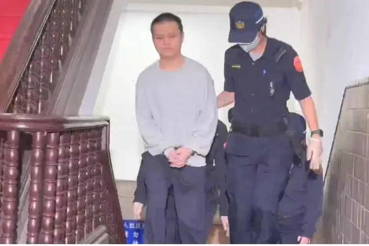 无业男张泓毅连续杀妻、岳母及3岁继子，新北地院国民法官庭依杀人等罪判他3个死刑，二审今首度开庭，他冷血面无表情。张钦摄