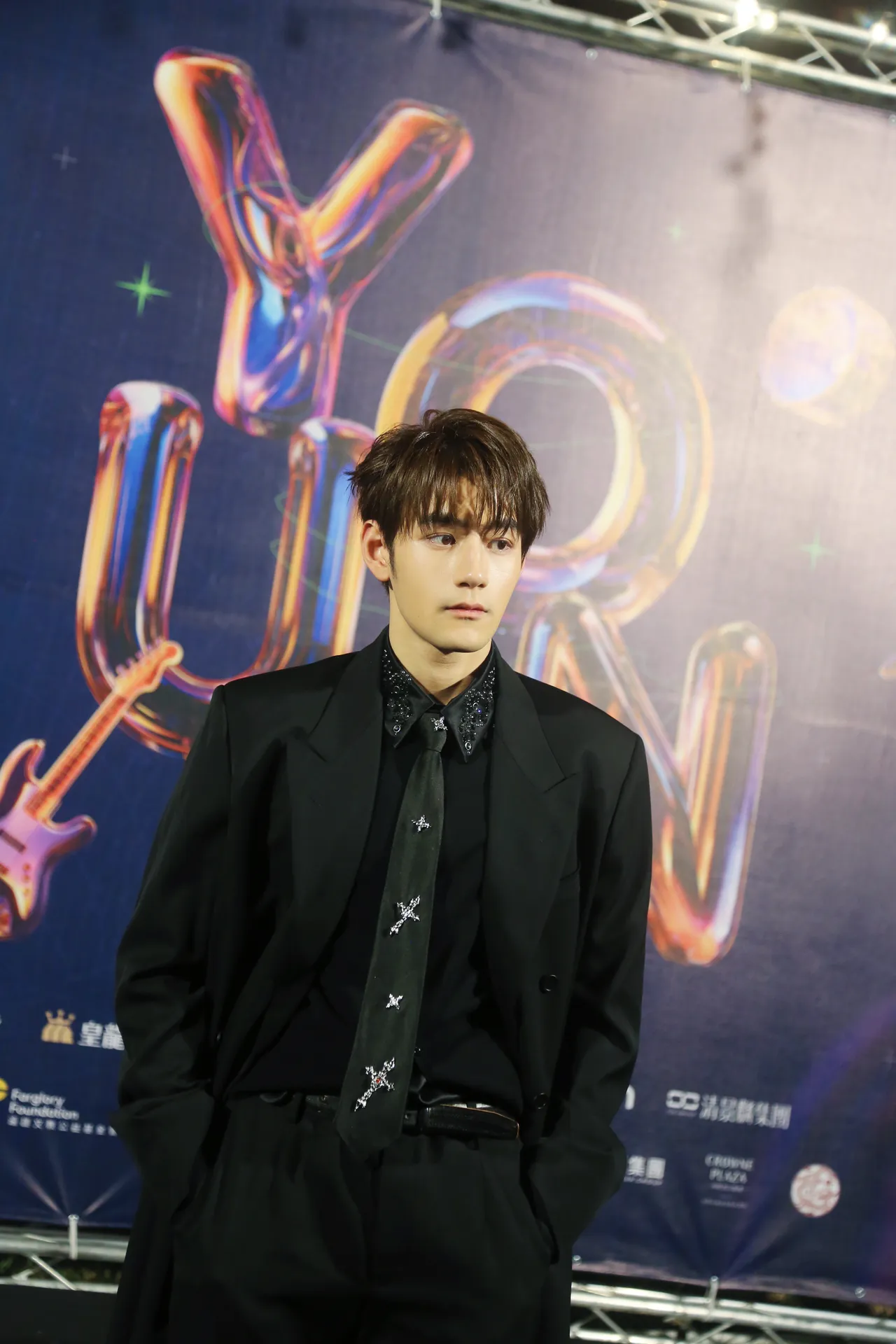 魏浚笙因电影《杀手#4》与春风结缘，促成此次跨年演出。好乐行销提供