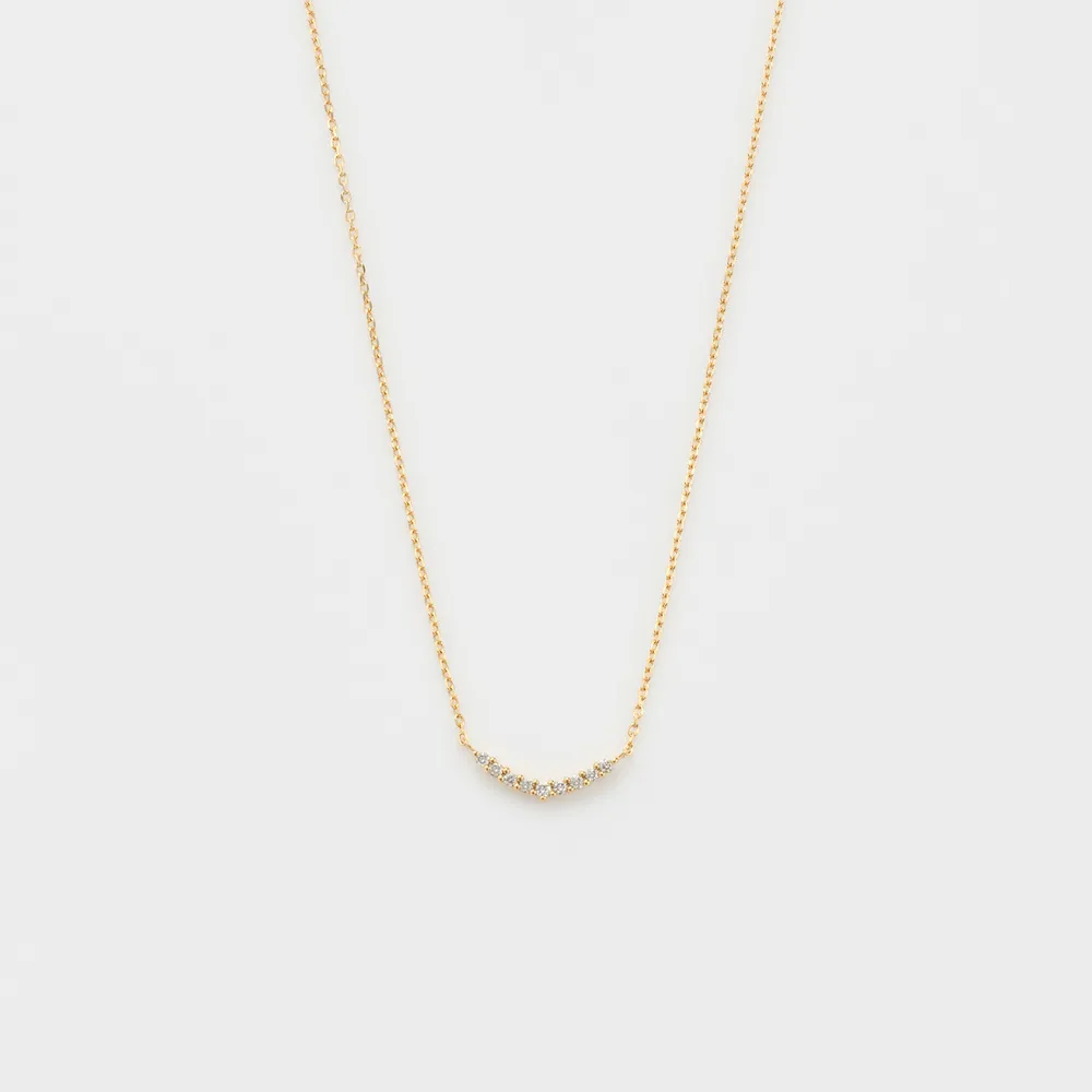 agete 18K微笑项链，1万8800元。品牌提供