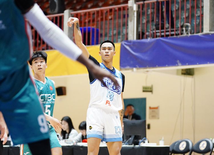 UBA臺體大靠大五生撐保級　「田媽愛徒」羅伯特全家取洋名超另類