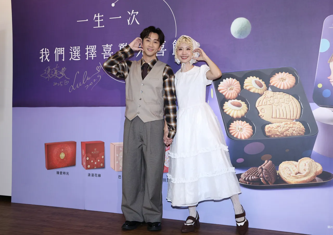 陈汉典（左）和Lulu之前赴日本拍摄婚纱照。彭欣伟摄