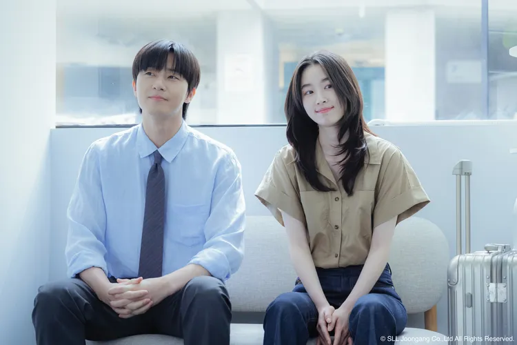 朴敘俊（左）搭檔小10歲元志安，坦言對外型有壓力。Hami Video提供