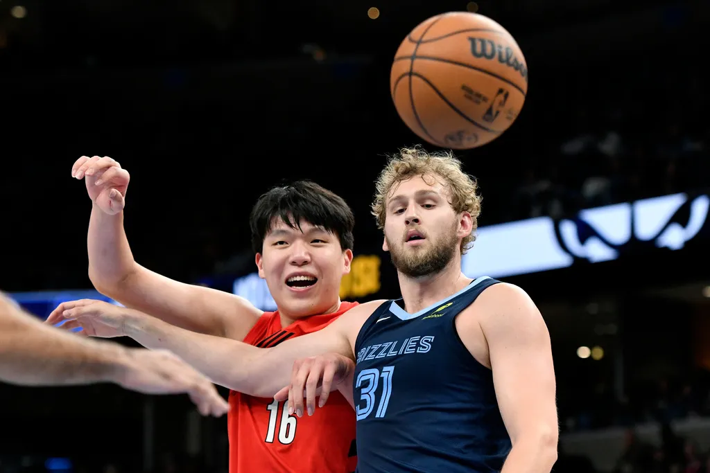 「中国约科奇」NBA首次先发创糗纪录！网：过誉了