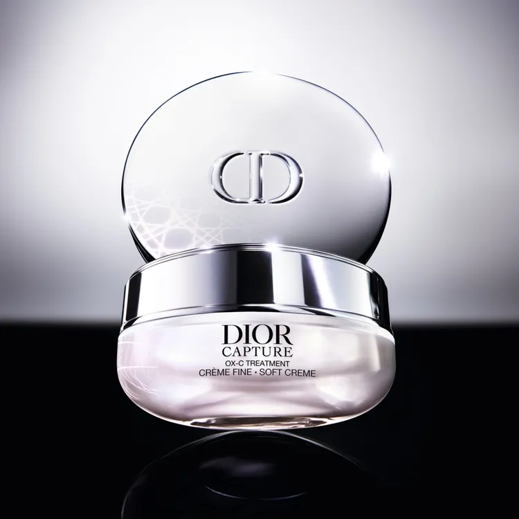 Dior逆時活氧輕質乳霜，50ml／4400元、填裝瓶3700元。品牌提供