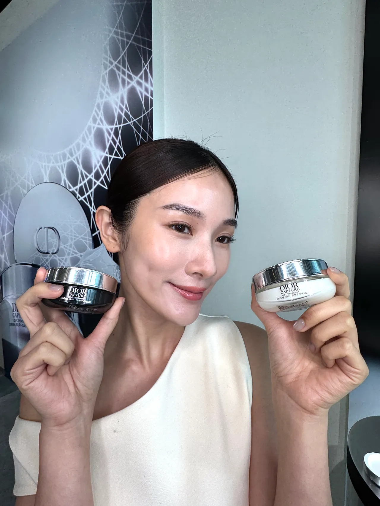 Dior逆时活氧系列推出全新晚霜，以及两款全新质地日霜。张家玲摄