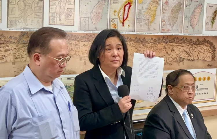 國民黨立委陳玉珍與助理工會達成3點共識。邱筠媜攝