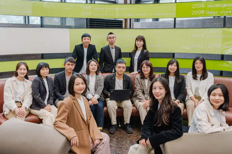 信义房屋PropTech 创新团队秉持「用户体验优先」的信念，完美体现企业对「止于至善」的坚持。 信义房屋提供